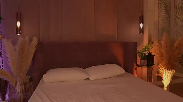 SerenaWest  online show from 04-28-26, 04:44