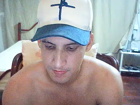 Snapshot of vortexX2565 chatting on 06-08-26, 01:39 vortexX2565 online show from 06-08-26, 01:39