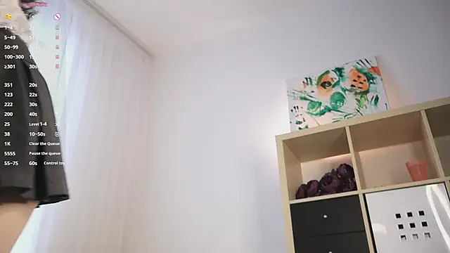 IsauraHolleman online show from 04-11-26, 03:03