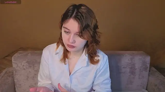 ElizabethRedWings online show from 04-24-26, 06:10