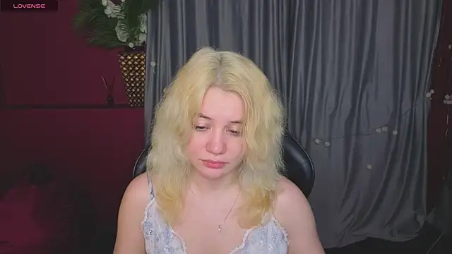 ElizabethRedWings online show from 05-31-26, 06:09