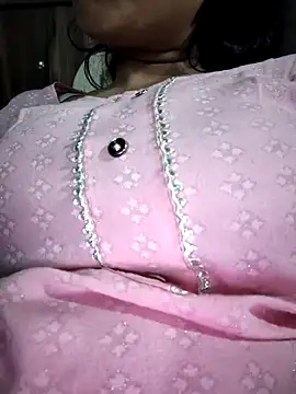 model seela online show from 04-24-26, 04:42