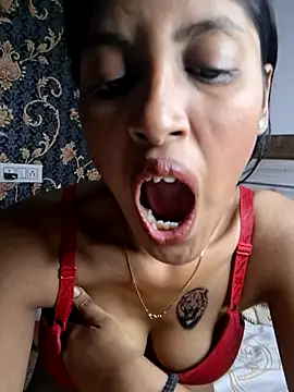 Pari lovers online show from 04-12-26, 08:45
