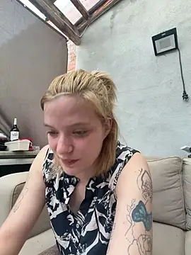 Snapshot of jessebell2003 chatting on 05-27-26, 05:42 jessebell2003 online show from 05-27-26, 05:42