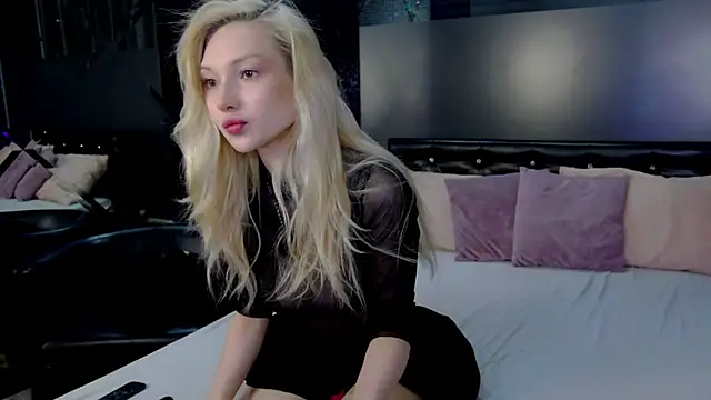 Snapshot of SindyRivers chatting on 03-26-26, 05:00 SindyRivers online show from 03-26-26, 05:00
