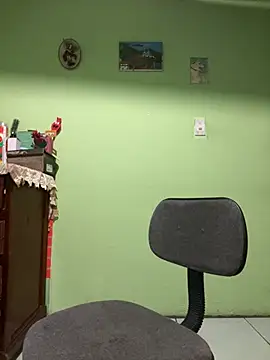 Snapshot of Arley-Arley1 chatting on 05-24-26, 04:12 Arley-Arley1 online show from 05-24-26, 04:12