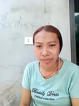 Snapshot of Leiley_98 chatting on 05-16-26, 01:59 Leiley 98 online show from 05-16-26, 01:59