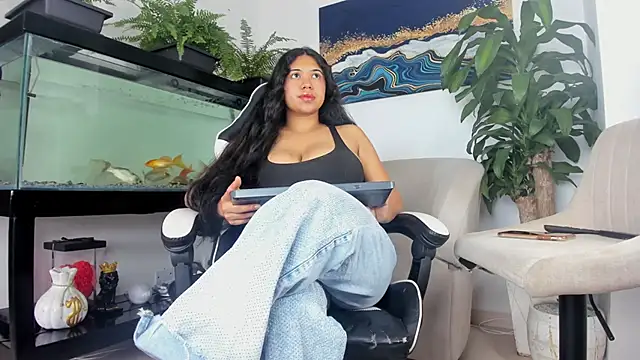 Snapshot of lia_lovelly01 chatting on 07-01-26, 07:25 lia lovelly01 online show from 07-01-26, 07:25