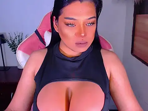Snapshot of Zandralopez chatting on 05-16-26, 05:45 Zandralopez online show from 05-16-26, 05:45