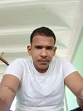 Snapshot of Ron_0101 chatting on 06-02-26, 04:29 Ron 0101 online show from 06-02-26, 04:29