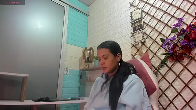 LITTLE-NESSA online show from 04-26-26, 12:02