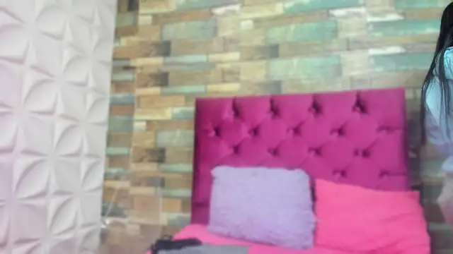 LITTLE-NESSA online show from 04-18-26, 08:53