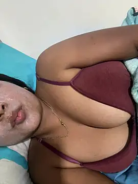 Snapshot of yuliana056 chatting on 03-27-26, 03:26 yuliana056 online show from 03-27-26, 03:26