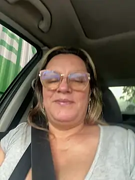 Snapshot of Malu_617 chatting on 04-29-26, 10:05 Malu 617 online show from 04-29-26, 10:05