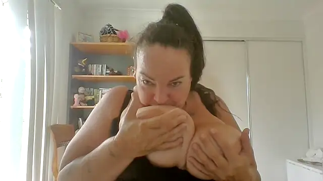 Turkishdelightfuller online show from 03-16-26, 02:08