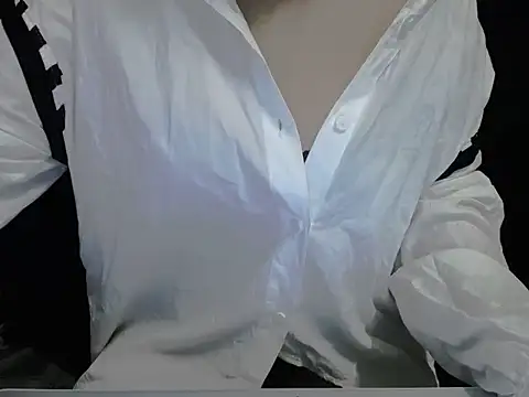 Snapshot of Enmy_24 chatting on 05-09-26, 04:10 Enmy 24 online show from 05-09-26, 04:10