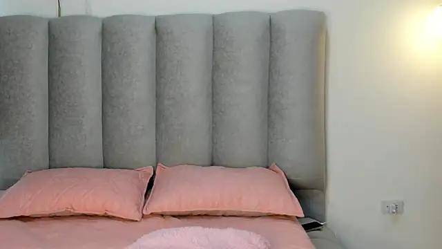 Valentina lux1 online show from 05-19-26, 01:40