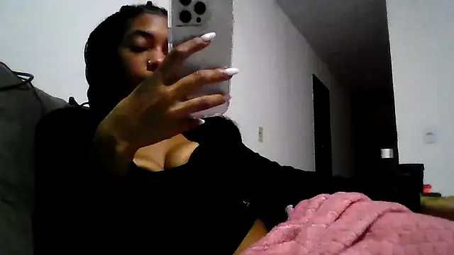 Snapshot of Nix3erika chatting on 05-26-26, 01:15 Nix3erika online show from 05-26-26, 01:15
