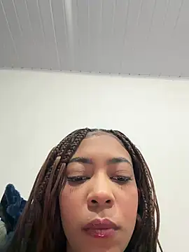 Snapshot of Nix3erika chatting on 06-22-26, 02:39 Nix3erika online show from 06-22-26, 02:39