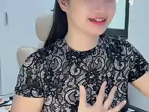 Snapshot of AmyLinee_1 chatting on 06-03-26, 02:01 AmyLinee 1 online show from 06-03-26, 02:01