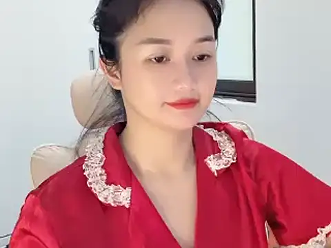 Snapshot of AmyLinee_1 chatting on 05-20-26, 05:04 AmyLinee 1 online show from 05-20-26, 05:04