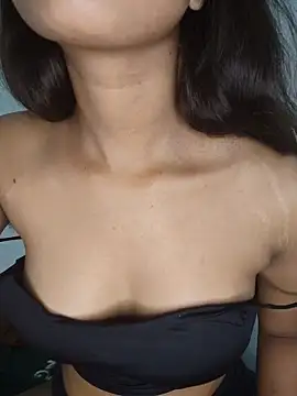 Snapshot of Candyy_crushh chatting on 06-02-26, 02:28 Candyy crushh online show from 06-02-26, 02:28