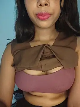 Snapshot of Candyy_crushh chatting on 06-18-26, 07:30 Candyy crushh online show from 06-18-26, 07:30