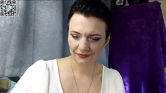 HotMamaQueen234 online show from 04-19-26, 01:12