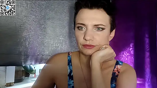 Snapshot of HotMamaQueen234 chatting on 05-08-26, 01:26 HotMamaQueen234 online show from 05-08-26, 01:26