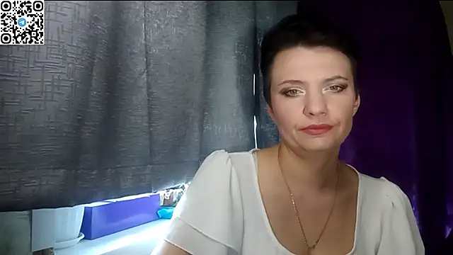 Snapshot of HotMamaQueen234 chatting on 06-02-26, 10:48 HotMamaQueen234 online show from 06-02-26, 10:48