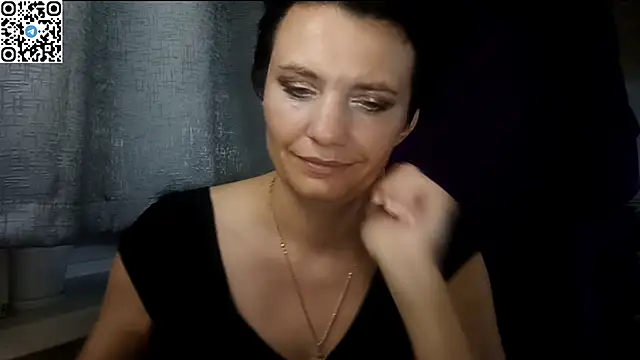Snapshot of HotMamaQueen234 chatting on 06-13-26, 12:52 HotMamaQueen234 online show from 06-13-26, 12:52
