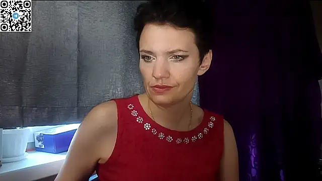Snapshot of HotMamaQueen234 chatting on 06-05-26, 08:53 HotMamaQueen234 online show from 06-05-26, 08:53