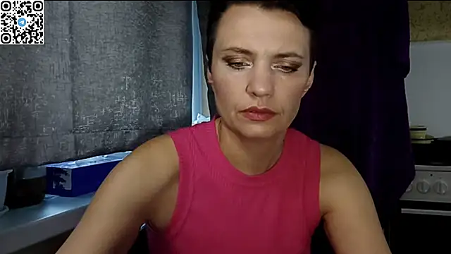 Snapshot of HotMamaQueen234 chatting on 05-17-26, 03:56 HotMamaQueen234 online show from 05-17-26, 03:56