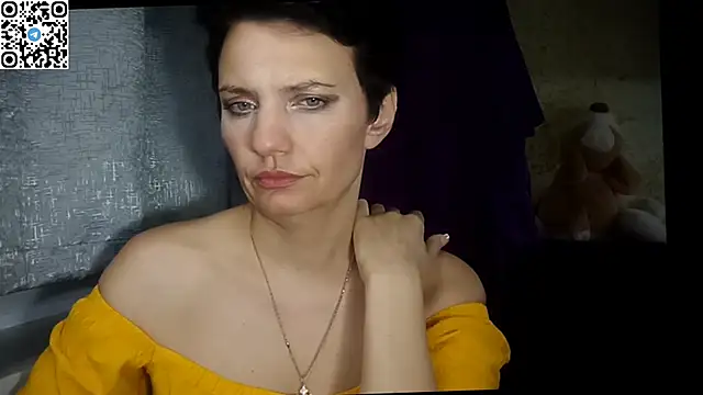 Snapshot of HotMamaQueen234 chatting on 06-15-26, 07:35 HotMamaQueen234 online show from 06-15-26, 07:35
