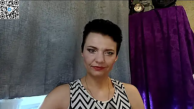 Snapshot of HotMamaQueen234 chatting on 05-22-26, 09:40 HotMamaQueen234 online show from 05-22-26, 09:40
