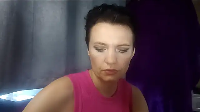 HotMamaQueen234 online show from 07-28-26, 12:23