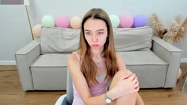 Snapshot of Sofa_Vleifo chatting on 06-30-26, 01:05 Sofa Vleifo online show from 06-30-26, 01:05