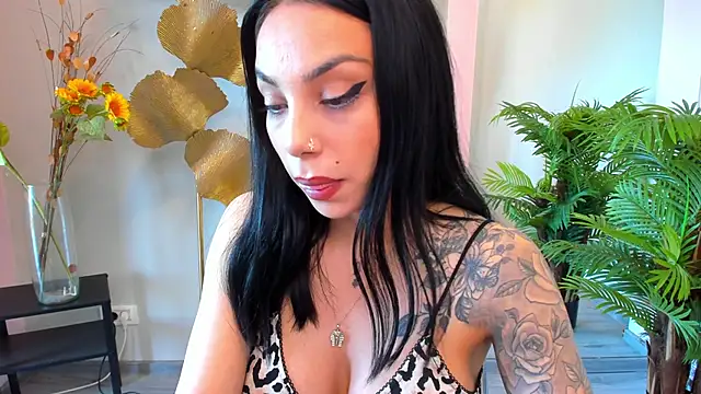 Snapshot of MissSiennaa chatting on 05-25-26, 06:12 MissSiennaa online show from 05-25-26, 06:12
