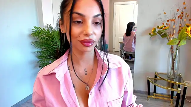 Snapshot of MissSiennaa chatting on 06-03-26, 06:03 MissSiennaa online show from 06-03-26, 06:03