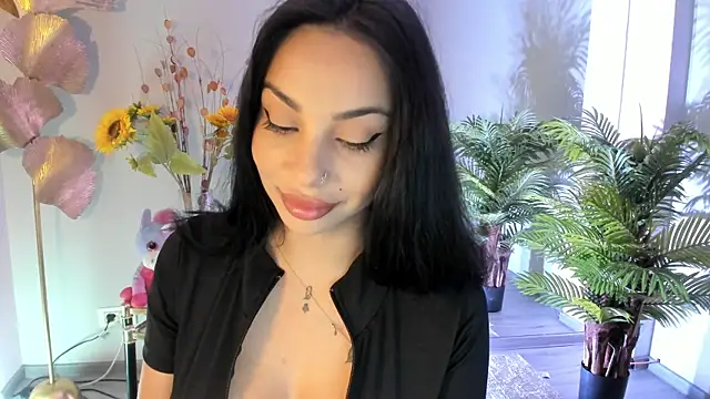 Snapshot of MissSiennaa chatting on 06-18-26, 04:55 MissSiennaa online show from 06-18-26, 04:55