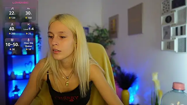 Snapshot of Luna_Grace18 chatting on 06-18-26, 01:27 Luna Grace18 online show from 06-18-26, 01:27