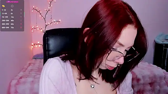 Snapshot of laurita_Olssen27 chatting on 06-12-26, 01:42 laurita Olssen27 online show from 06-12-26, 01:42