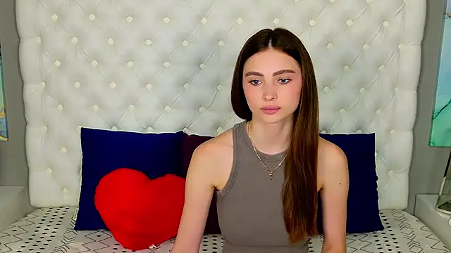 Snapshot of MilaLick chatting on 07-14-26, 11:16 MilaLick online show from 07-14-26, 11:16