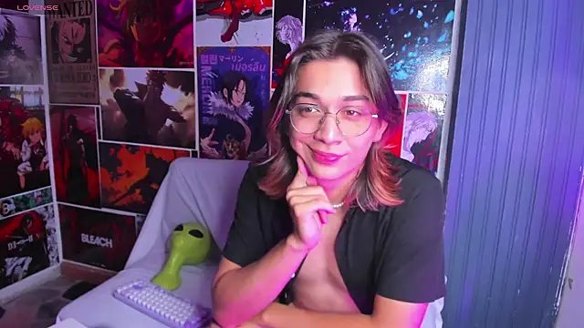 Snapshot of Keita_Moon chatting on 07-06-26, 03:03 Keita Moon online show from 07-06-26, 03:03
