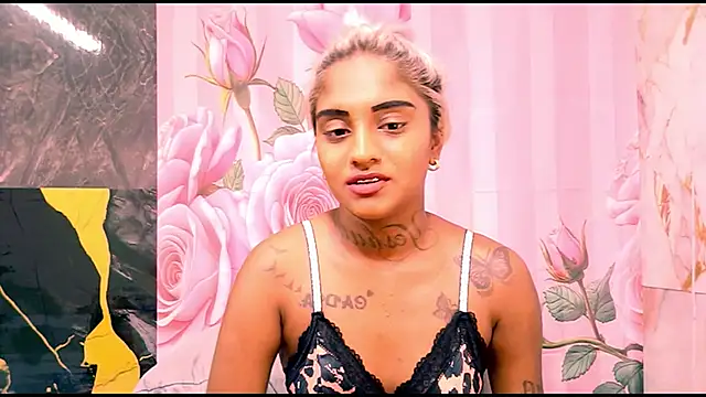 Snapshot of indian_barbie chatting on 04-05-26, 09:43 indian barbie online show from 04-05-26, 09:43