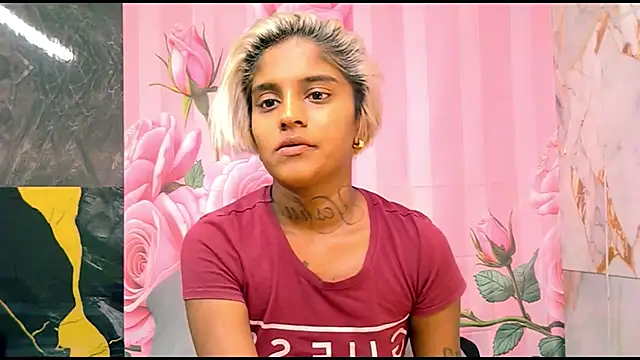 Snapshot of indian_barbie chatting on 04-12-26, 12:52 indian barbie online show from 04-12-26, 12:52