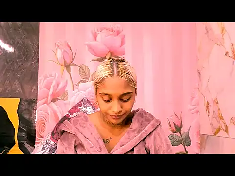 Snapshot of indian_barbie chatting on 07-10-26, 07:03 indian barbie online show from 07-10-26, 07:03