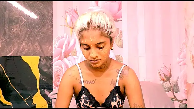 Snapshot of indian_barbie chatting on 04-05-26, 09:38 indian barbie online show from 04-05-26, 09:38