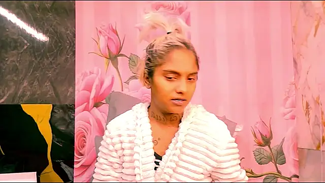 Snapshot of indian_barbie chatting on 04-24-26, 07:54 indian barbie online show from 04-24-26, 07:54