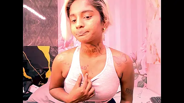 Snapshot of indian_barbie chatting on 04-26-26, 11:29 indian barbie online show from 04-26-26, 11:29